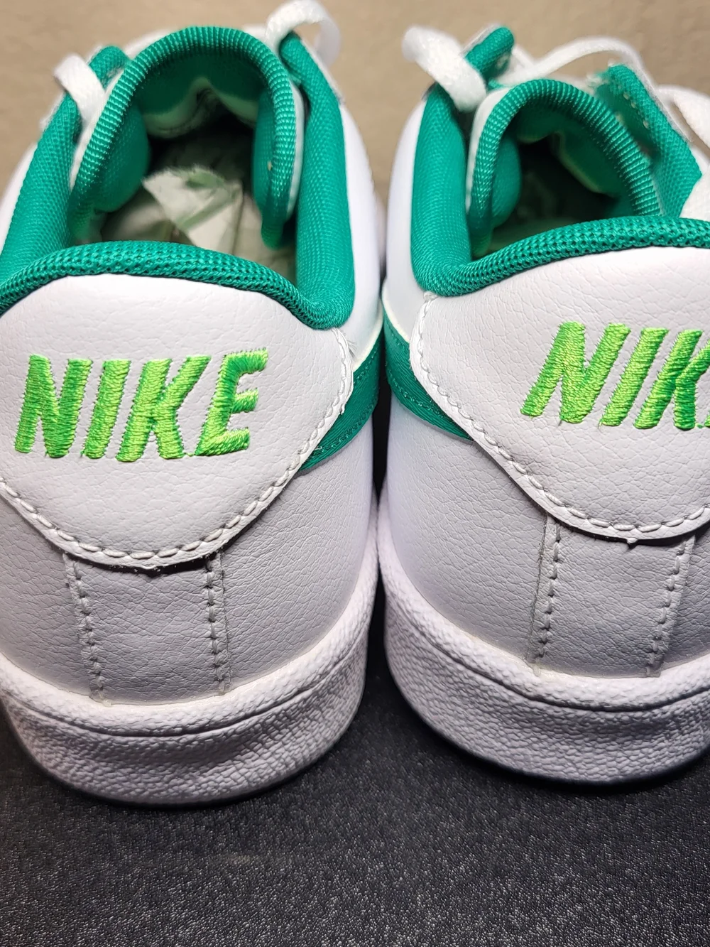 *NEW* Nike Blazer Low Leather Shoes White Forest Green Size 6.5Y Women's 8